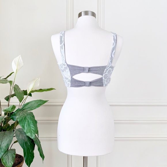 NWOT Gray Back Cutout Floral Lace Bra Crop Top - Picture 2 of 14